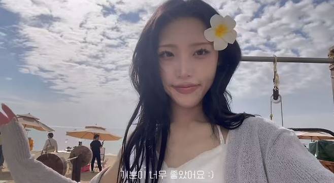 [서울=뉴시스] '소년24' 출신 남자 아이돌 류제이(28·개명 전 채호철)가 여장 인플루언서 채류진으로 활동 중이다. (사진=유튜브 채널 '채류진' 캡처) 2025.05.08. photo@newsis.com *재판매 및 DB 금지