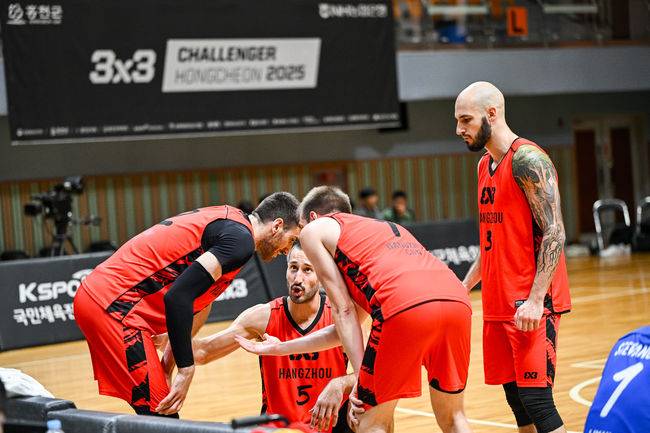 [사진] 전원이 유럽선수로 구성된 중국대표 항저우