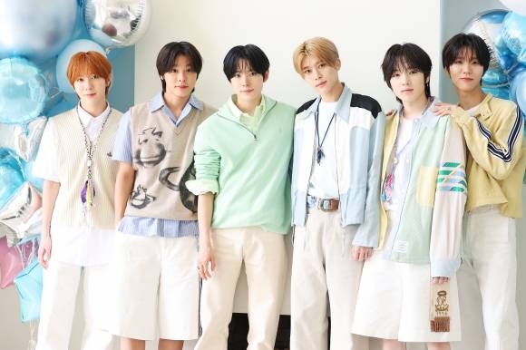 엔시티 위시, 젠지의 아이콘 - 그룹 엔시티 위시(NCT WISH)가 지난 10일 서울 용산구 로그먼트 빌라트에서 진행된 라운드 인터뷰에 앞서 포즈를 취하고 있다. 2025.4.14 연합뉴스