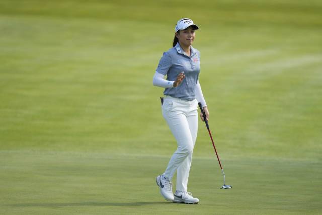 대회 첫 날 단독 선두에 나선 티띠꾼. 사진 제공=AP연합뉴스