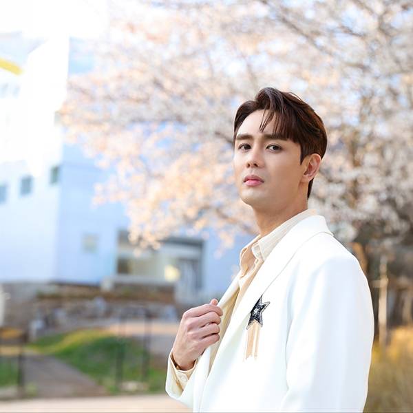 ▲ 트로트 가수로 변신한 성유빈이 가정의 달 5월 바쁘게 보내고 있다. 제공|스타메이드엔터테인먼트