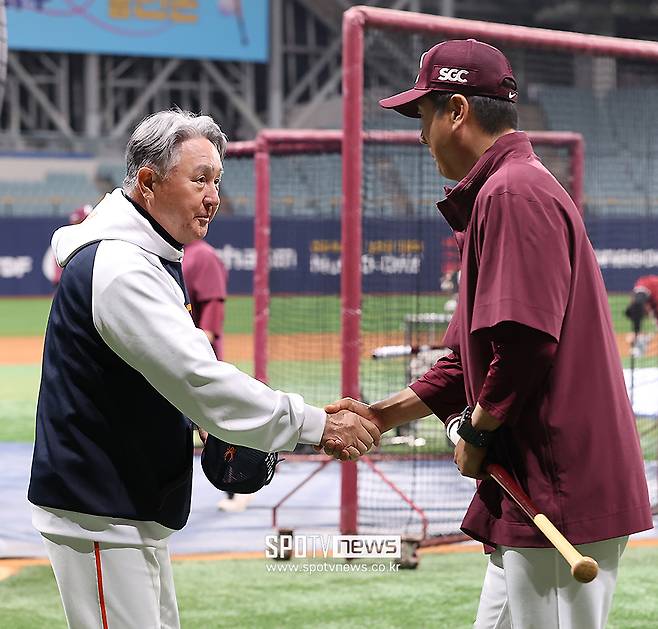 ▲ 한화 이글스 김경문 감독과 키움 히어로즈 홍원기 감독(왼쪽부터) ⓒ 곽혜미 기자