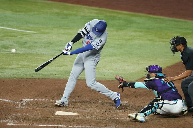 오타니가 9회초 1사 1,2루에서 결승 홈런을 날리고 있다. AFP연합뉴스