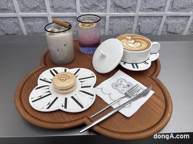 눈스퀘어 자라 매장 옆 자카페 시그니처 메뉴들. 황소영 기자 fangso@donga.com