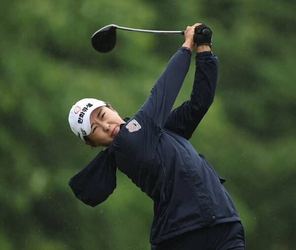 2025년 한국여자프로골프(KLPGA) 투어 NH투자증권 레이디스 챔피언십에 출전한 김민주 프로가 1라운드에서 경기하는 모습이다. 사진제공=KLPGA