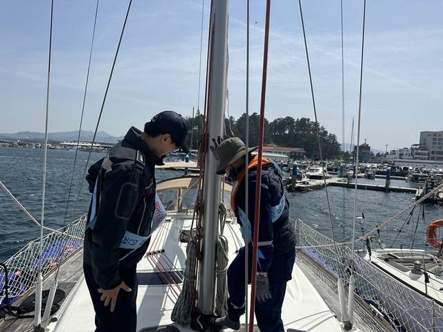 ▲ 동력수상레저기구 무상점검 하는 강릉해경. 강릉해양경찰서 제공