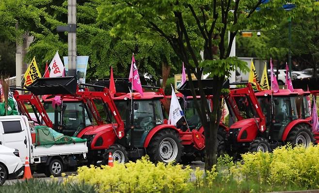 ▲상경 시위 준비중인 트랙터[연합뉴스]