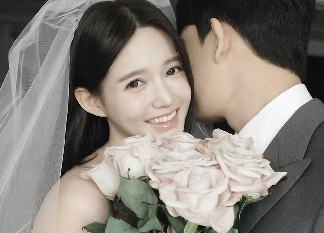 배우 남보라가 오늘(10일) 결혼한다. 남보라가 자신의 인스타그램에 올린 웨딩 사진./사진=남보라 인스타그램