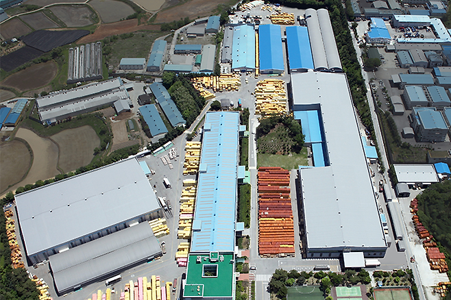 동성화인텍 안성공장 전경. [동성화인텍 제공]