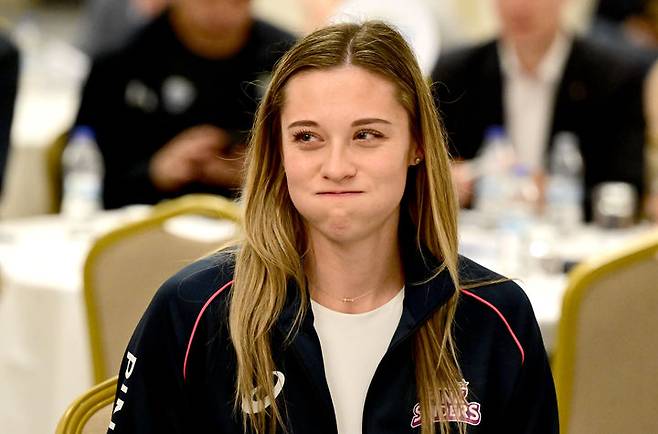 [서울=뉴시스] 레베카 라셈(미국)이 9일(현지 시간) 튀르키예 이스탄불의 월드엘리트호텔에서 열린 2025 V-리그 여자부 외국인 선수 드래프트에서 전체 7순위로 흥국생명의 선택을 받았다. (사진=KOVO 제공) 2025.05.10. *재판매 및 DB 금지