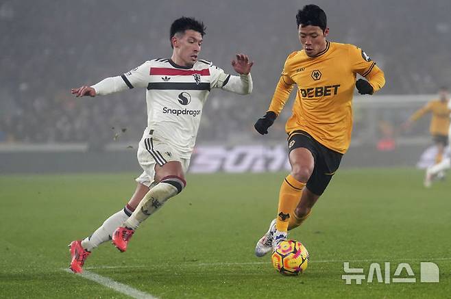 [울버햄튼=AP/뉴시스]울버햄튼 황희찬 시즌 1호골. 2024.12.26.