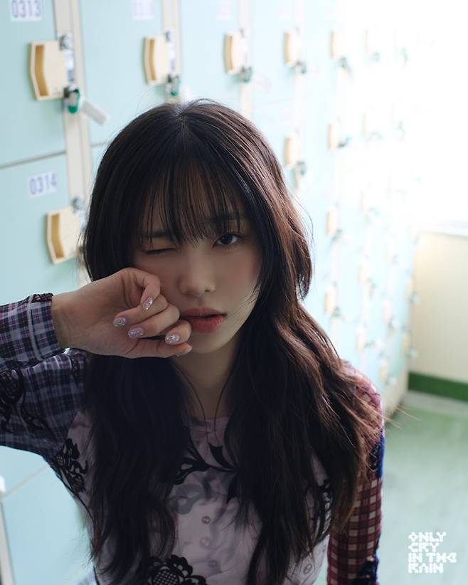 츄는 지난달 21일 미니 3집 '온리 크라이 인 더 레인'을 발매했다. ATRP 제공