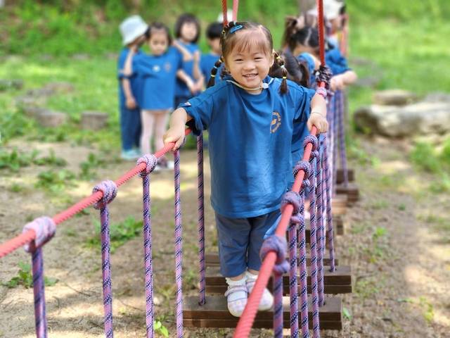 속리산자연휴양림의 밧줄 놀이터. 산림청