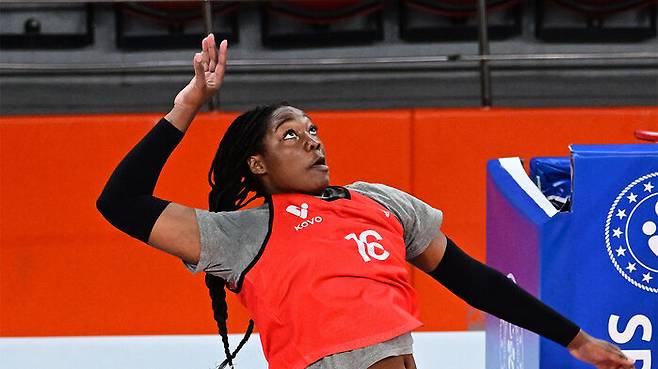 페퍼저축은행이 지명한 웨더링턴