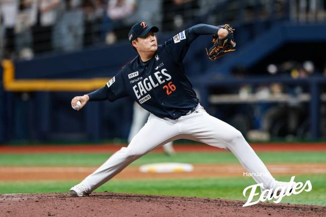 한화 한승혁이 9일 고척 키움전서 역투하고 있다. /사진=한화 이글스 제공