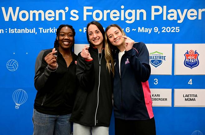 웨더링튼(왼쪽), 엘리사 자네트(가운데), 레베카 라셈. /사진=한국배구연맹(KOVO) 제공