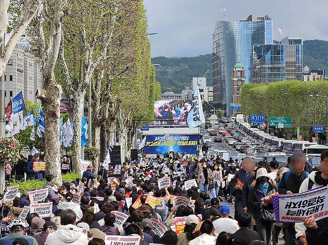 대법원 앞 촛불행동 집회 [연합뉴스 자료사진]
