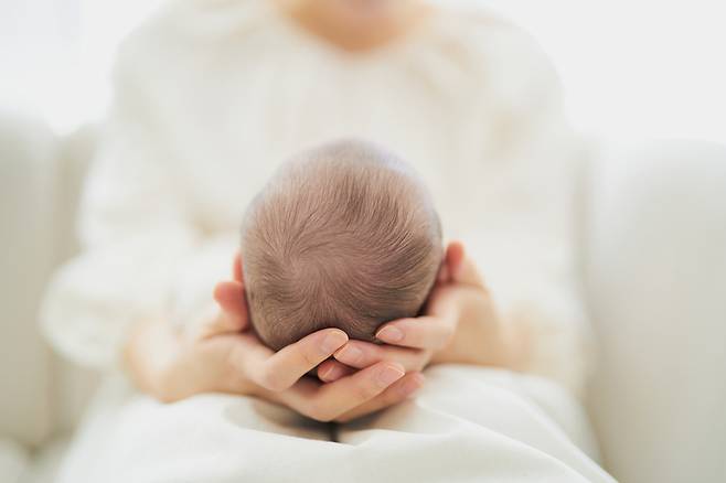 심실중격결손증을 발견하지 못해 뇌출혈로 한 달 된 신생아가 사망하는 사건이 발생했다. 심실중격결손증은 심장의 좌심실과 우심실 사이 벽에 구멍이 생기는 선천성 심장질환이다. [사진=게티이미지뱅크]