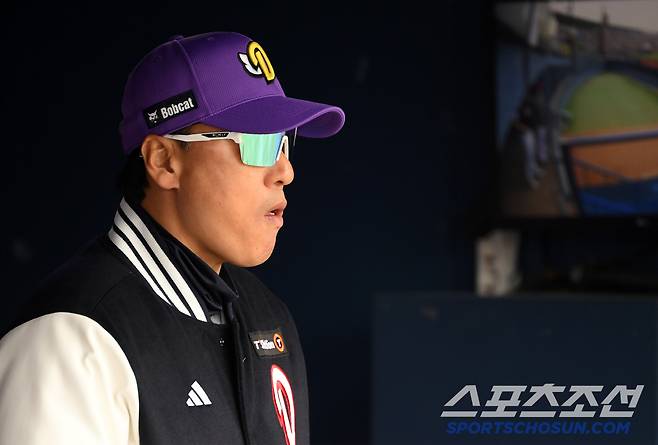 6일 잠실구장에서 열린 두산 베어스와 LG 트윈스의 경기. 이승엽 감독이 생각에 잠겨 있다. 잠실=박재만 기자 pjm@sportschosun.com/2025.05.06/