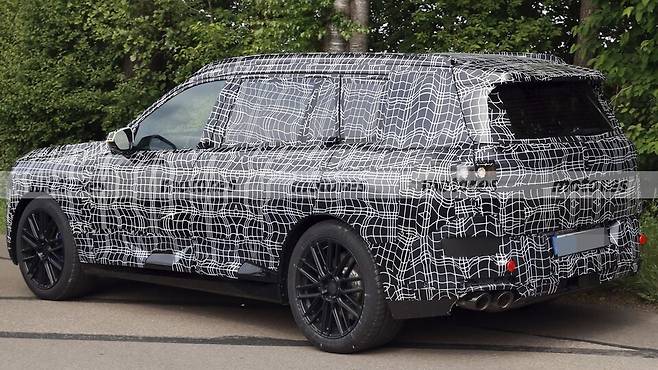 사진 : BMW X7 풀체인지 테스트카 (출처=Motor.es)
