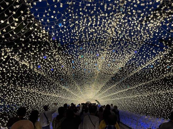 06bcdb27eae639aa658084e544847468e1b84aa8ac5e4f908abcd5f42f84126e8744ea90d8179c35f65e007b708281ca