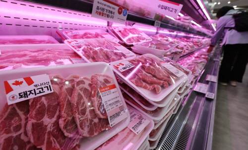 사진은 2일 서울 대형마트에 진열된 돼지고기. 연합뉴스