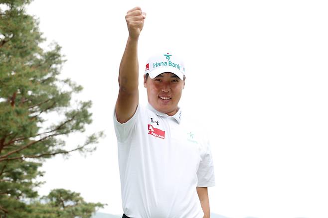 골프계 우영우로 불리는 이승민이 언젠가는 꼭 한국프로골프(KPGA) 챔피언에 오르겠다는 비장한 각오를 드러내며 포즈를 취하고 있다. 민수용 골프전문사진기자