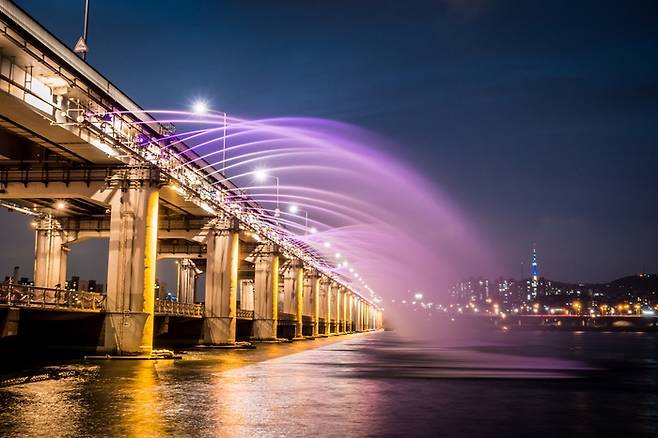 스카이스캐너에서 대한민국 서울행 왕복 항공편을 검색할 수 있다 / 사진=스카이스캐너