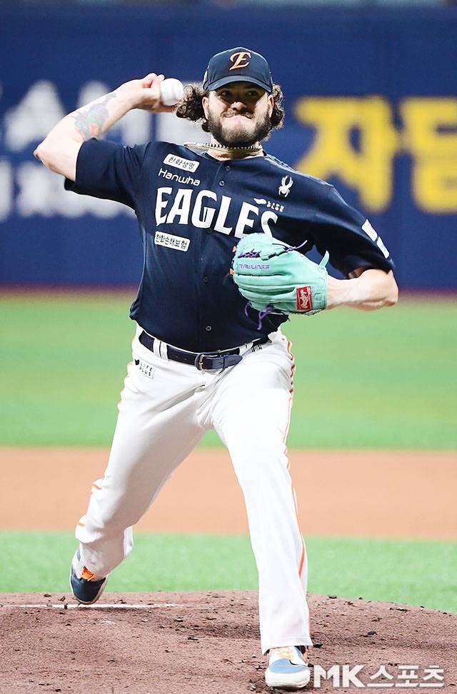 10일 고척 키움전에서 승리를 챙긴 한화 폰세. 사진(고척 서울)=김영구 기자