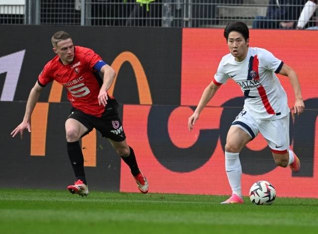 파리 생제르맹 이강인(사진 오른쪽). 사진=AP=연합뉴스 제공