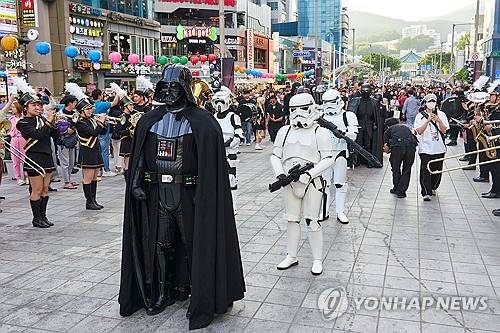 다스베이더와 스톰트루퍼 [디즈니 코리아 제공]