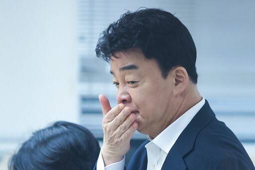백종원 더본코리아 대표가 3월 28일 서울 서초구 스페이스쉐어 강남역센터에서 열린 첫 정기 주주총회에 참석하고 있다. 연합뉴스