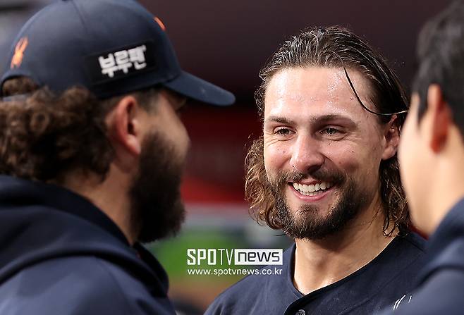 ▲ 코디 폰세와 와이스(왼쪽부터) ⓒ 곽혜미 기자