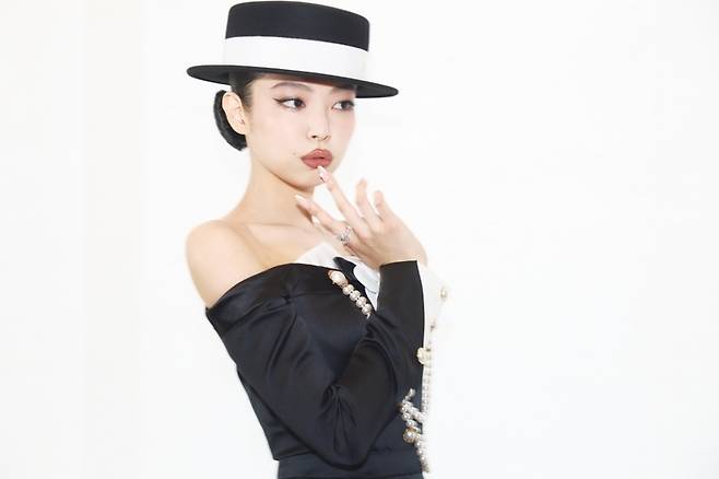 제니, 아이돌차트 4월4주차 아차랭킹 1위