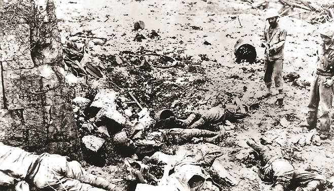 일본은 오키나와를 전쟁터로 만들고 또 전쟁 책임을 면피하기 위해 사용했다. [사진&nbsp; | 위키피디아]