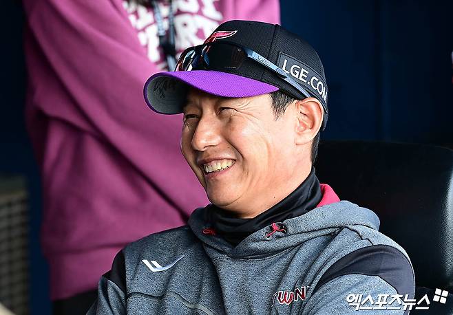 LG 트윈스 염경엽 감독이 경기 전 인터뷰하고 있다. 엑스포츠뉴스 DB