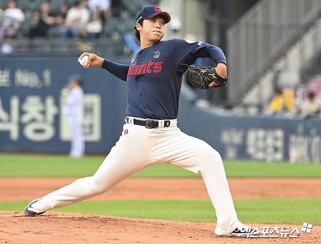 롯데 투수 이민석은 11일 수원KT위즈파크에서 열린 '2025 신한 SOL Bank KBO 리그' KT와 더블헤더 2경기에서 선발 등판했다. 6이닝 1실점으로 퀄리티스타트 호투를 선보여 눈길을 끌었다. 엑스포츠뉴스 DB