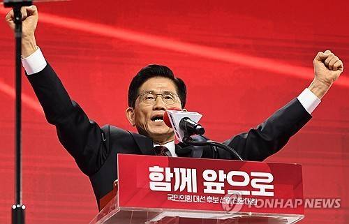 수락연설하는 김문수 후보      (고양=연합뉴스) 박동주 기자 = 국민의힘 대선 후보로 선출된 김문수 후보가 3일 경기 고양시 킨텍스에서 열린 국민의힘 전당대회에서 수락 연설을 하고 있다. 2025.5.3 [공동취재]
    pdj6635@yna.co.kr
(끝)