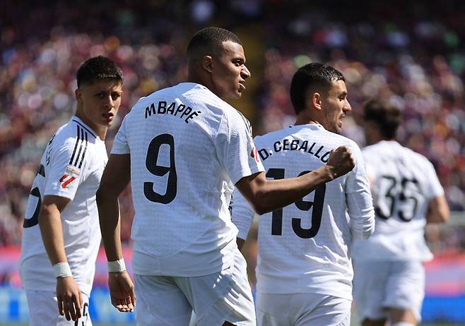 11일 바르셀로나와 경기에서 골을 넣은 뒤 세레머니하는 레알 마드리드의 킬리안 음바페