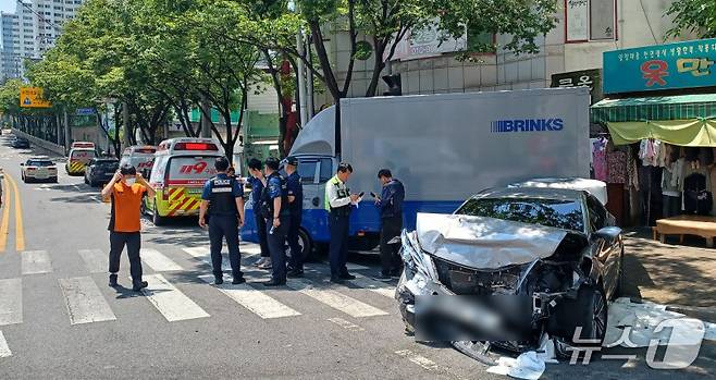 12일 오전 11시 27분께 울산 남구 신정동에서 4중 교통사고가 발생했다.(울산소방본부제공. 재판매 및 DB 금지)