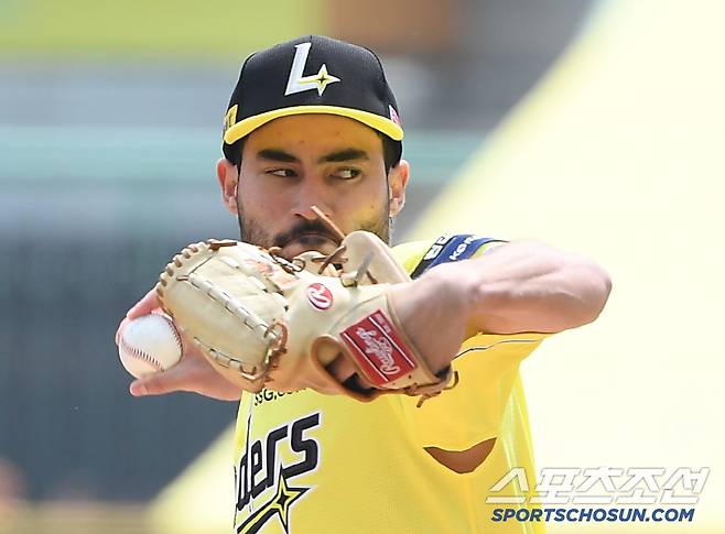 11일 인천 SSG랜더스필드에서 열린 KIA-SSG전. 선발투수 화이트가 투구하고 있다. 인천=정재근 기자 cjg@sportschosun.com/2025.5.11/