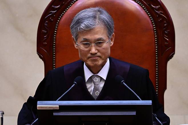 조희대 대법원장이 5월 1일 오후 서울 서초구 대법원 대법정에서 이재명 더불어민주당 대선 후보의 공직선거법 위반 사건 상고심 선고를 준비하고 있는 모습. /사진공동취재단