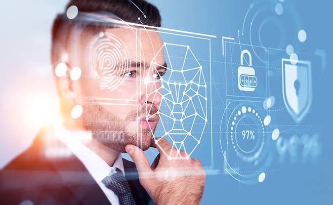 피앤피시큐어는 기존 ID와 PW를 통한 인증 절차는 접속자가 실제 인가자 본인인지 여부를 판단할 수 없는 한계가 존재한다고 지적한다. 무자각 지속 인증은 사용자가 인지하지 못하는 안면인증으로 사용자 인증을 자동으로 반복하는 방식이다(사진 게티이미지).