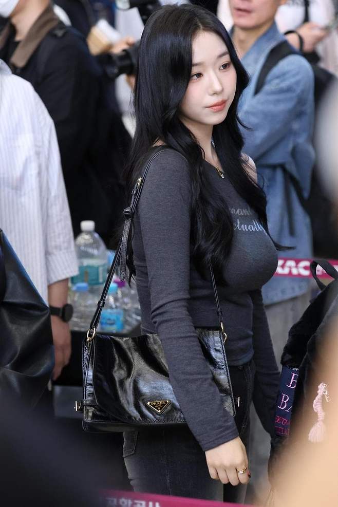 트리플에스 김채연 공항 의상.jpg