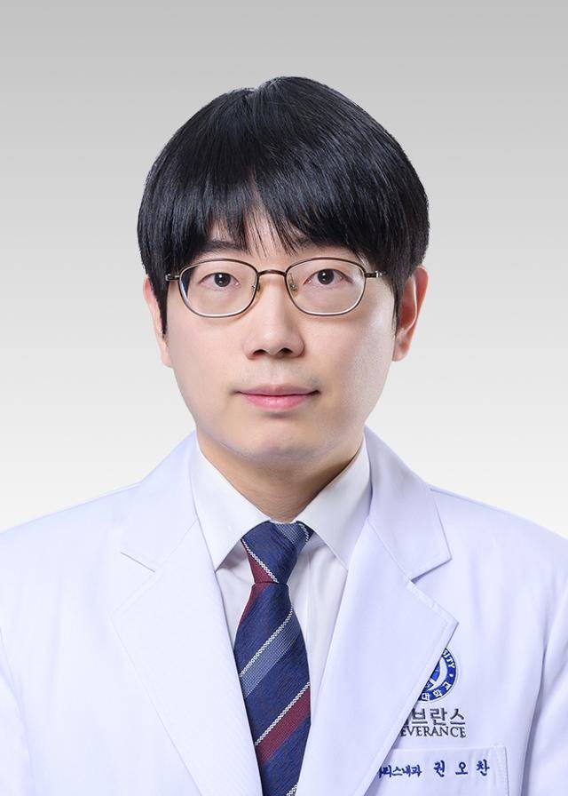 강남세브란스병원 류마티스내과 권오찬 교수. 강남세브란스병원 제공