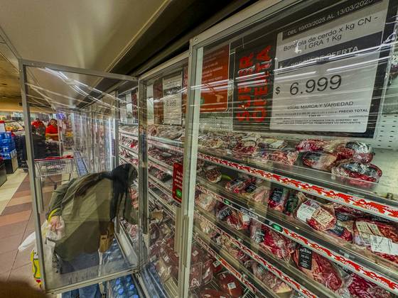 부에노스아이레스의 한 수퍼마켓. 하이퍼 인플레 시절과 달리 가격표를 주 1회 조정한다. 김상진 기자