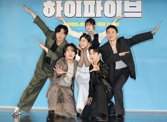 The cast of "Hi-Five" at a press conference at Lotte Cinema Konkuk University in Seoul on Monday. Clockwise from top left: Kim Hee-won, Lee Jae-in, Oh Jung-se, Park Jin-young, Ra Mi-ran and Ahn Jae-hong. (Yonhap)