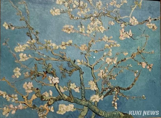 빈센트 반 고흐, 꽃 피는 아몬드 나무, 1890년2월, 73.3x 92.4cm, 캔버스에 유채, 반 고흐 미술관&nbsp;