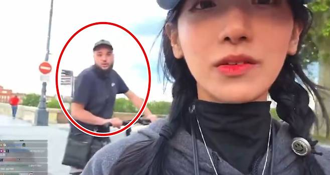 한국 유명 스트리머 진니티가 지난 7일 프랑스 남부 툴루즈에서 인터넷 생방송 도중 현지인 남성에게 공격 당하는 모습. X 캡처