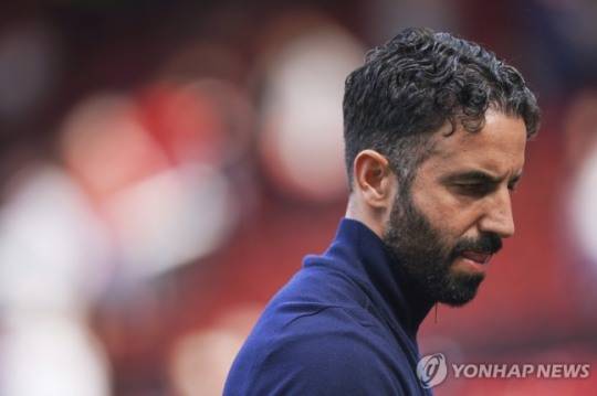 맨유의 아모링 감독.